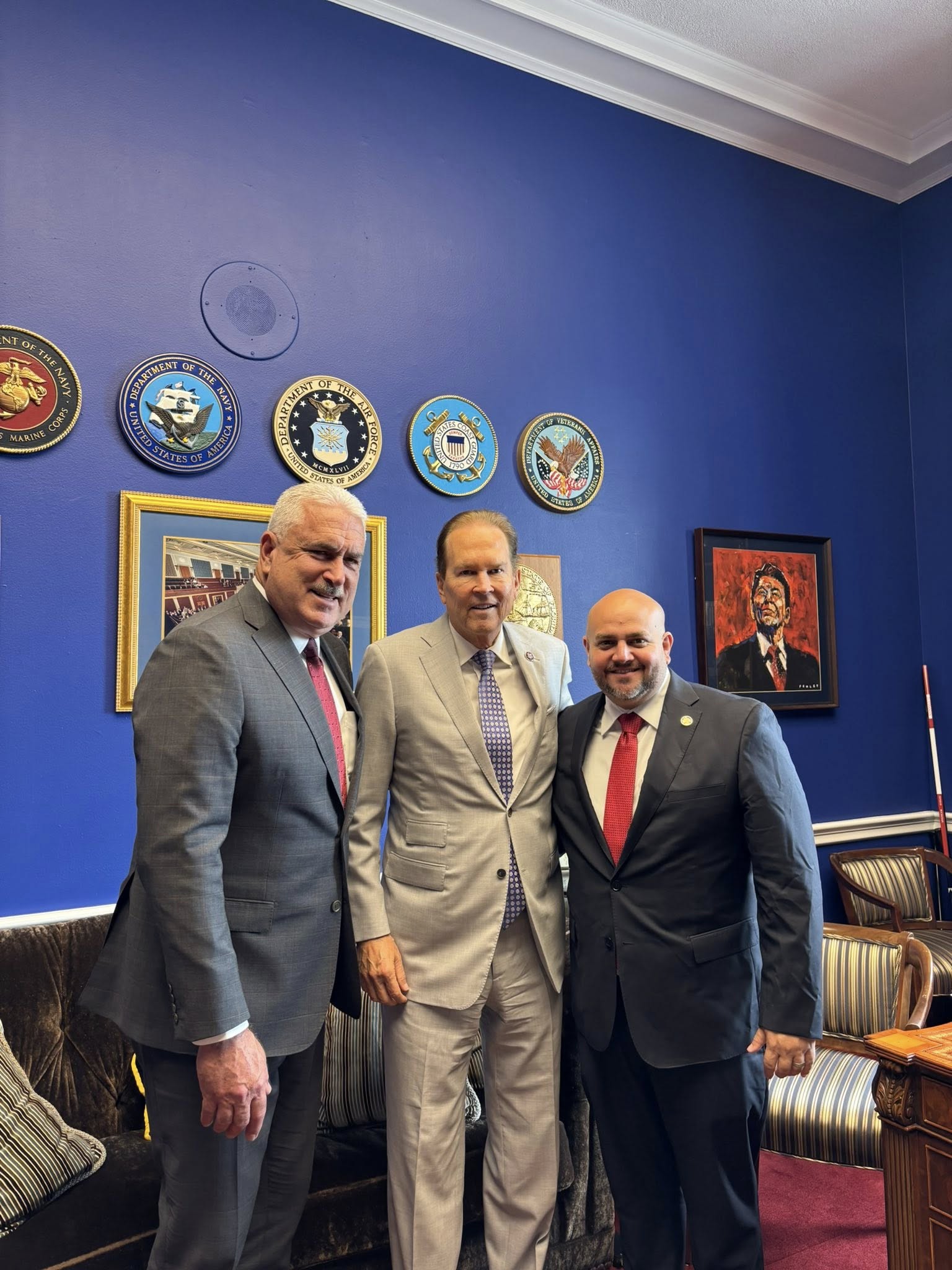 Imagen de Congressman Vern Buchanan on Facebook