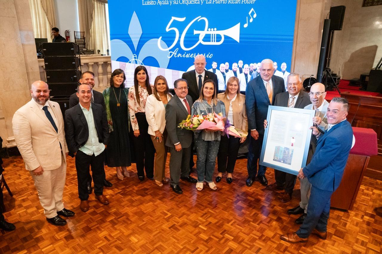 Imagen de Senado reconoce los 50 años de trayectoria musical de Luisito Ayala y la Puerto Rican Power