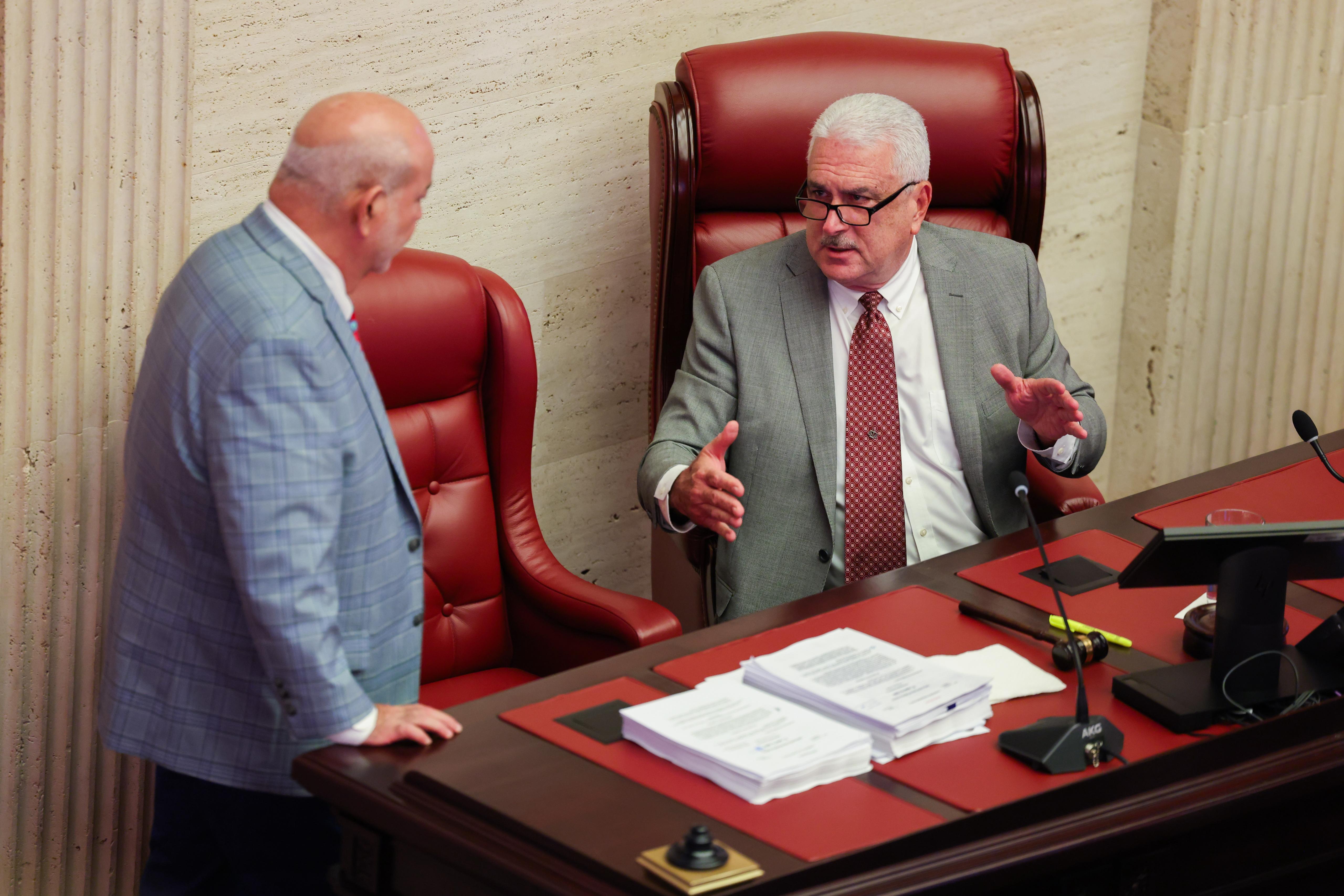 Imagen de Avanzan iniciativas del presidente senatorial para aliviar cargas a PYMES y fortalecer incentivos a médicos