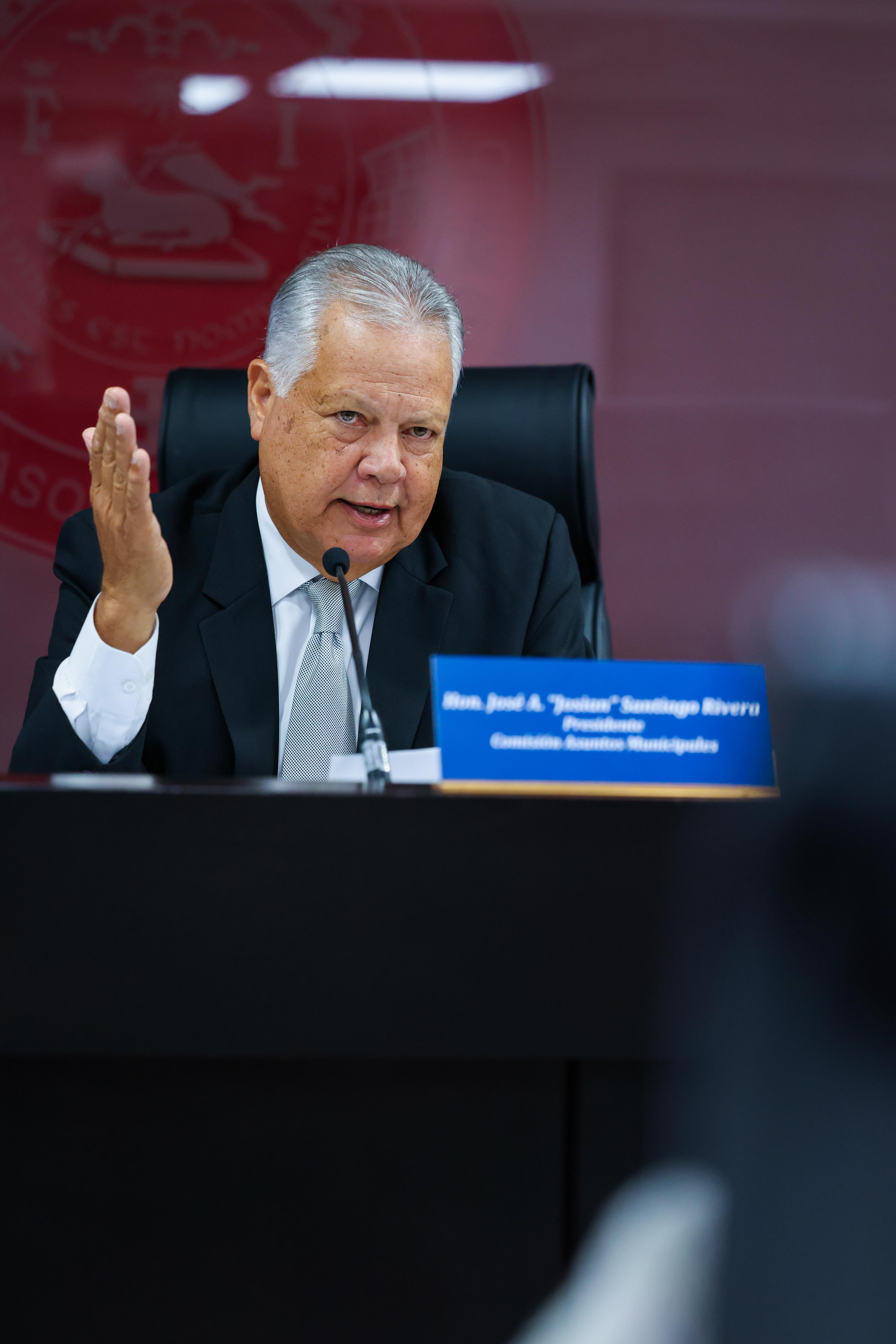 Imagen de Comisión examina proyecto sobre contratación mediante subasta para el manejo de desperdicios sólidos en municipios