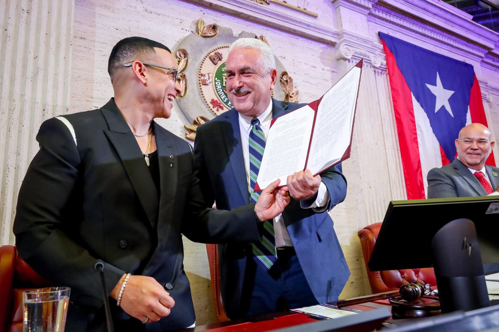 Imagen de Senado rinde homenaje a Daddy Yankee