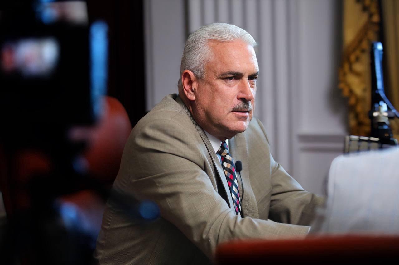 Imagen de Presidente del Senado presenta legislación para fortalecer el cuidado intensivo permitiendo el acompañamiento familiar 24/7