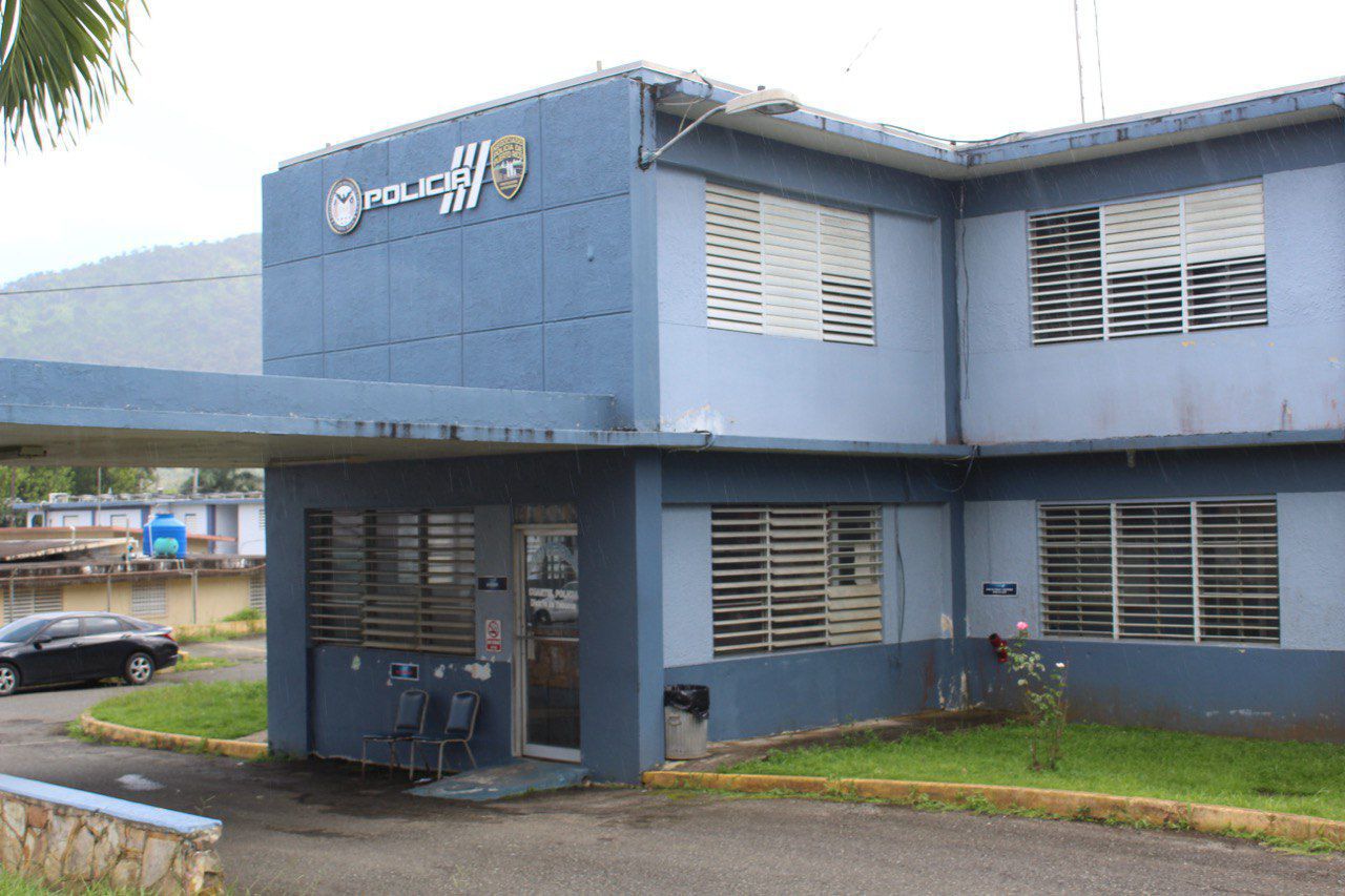 Imagen de Senador del Distrito de Humacao pone el ojo en las condiciones en que se encuentra el cuartel de la Policía en Yabucoa