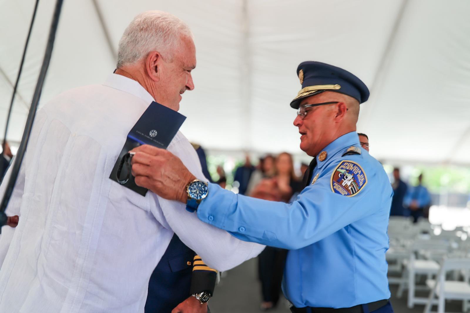 Imagen de Senado honra a los policía caídos en el cumplimiento del deber