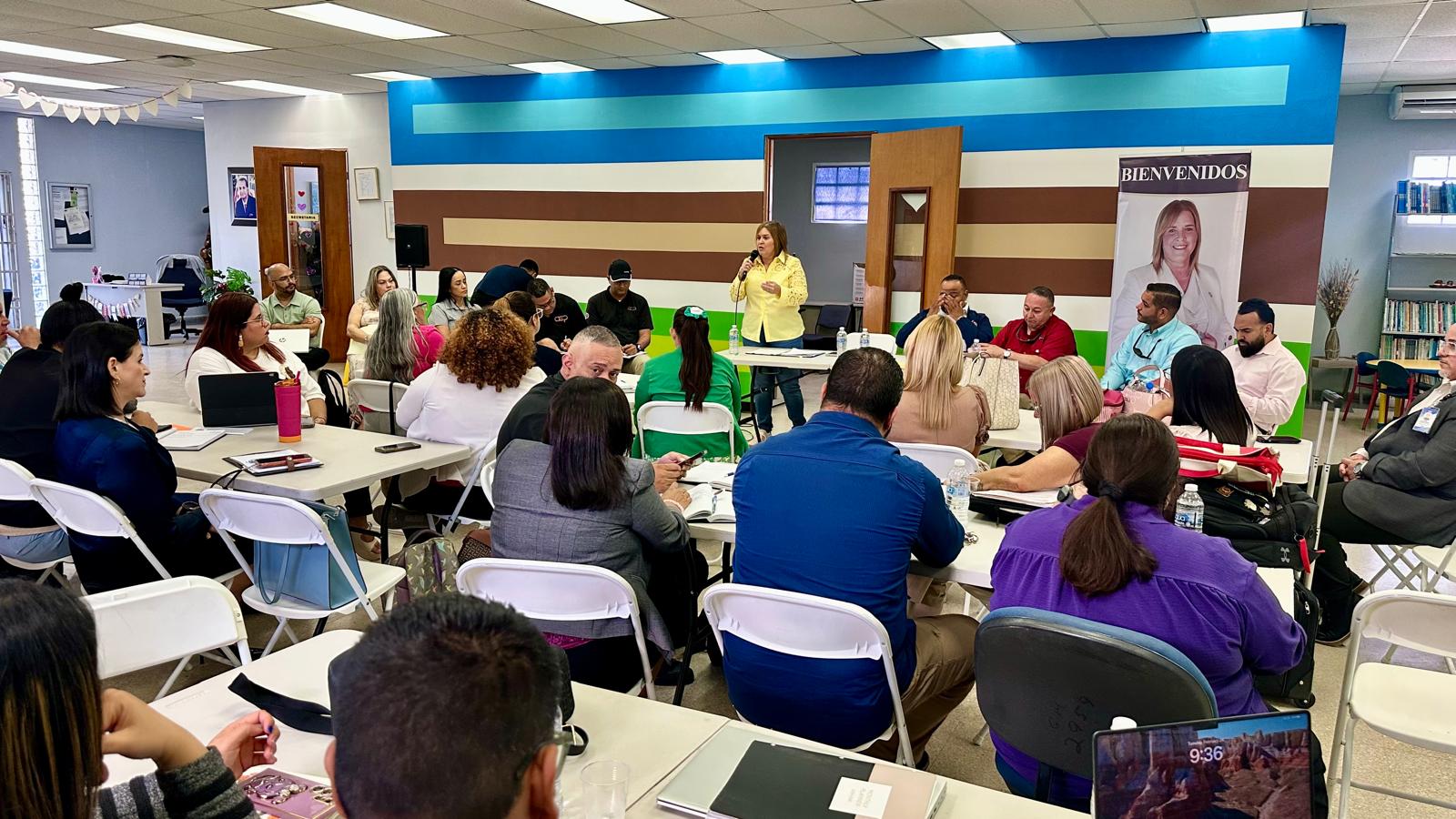 Imagen de Reúnen directores escolares del Distrito de Humacao para conocer necesidades urgentes en los planteles