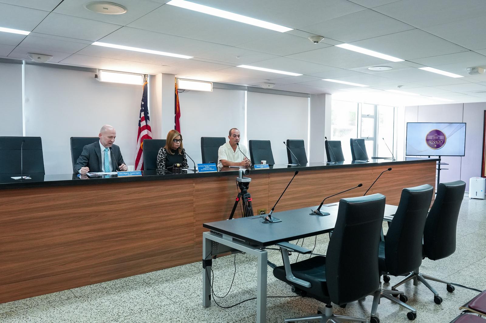 Imagen de Comisión senatorial advierte desacato tras incomparecencia de oficial examinador en investigación sobre vertedero de Carolina