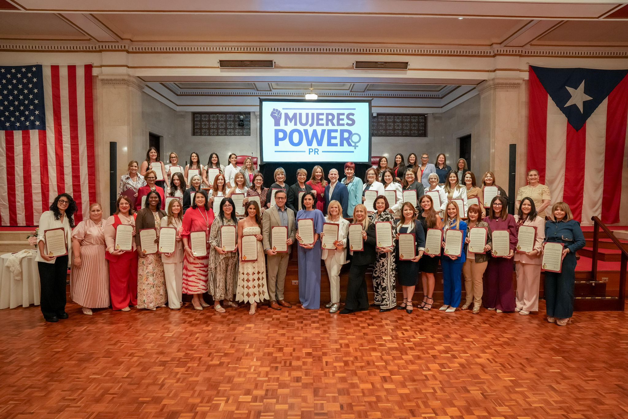 foto de Senado reconoce liderazgo femenino en evento “Mujeres Power 2026”