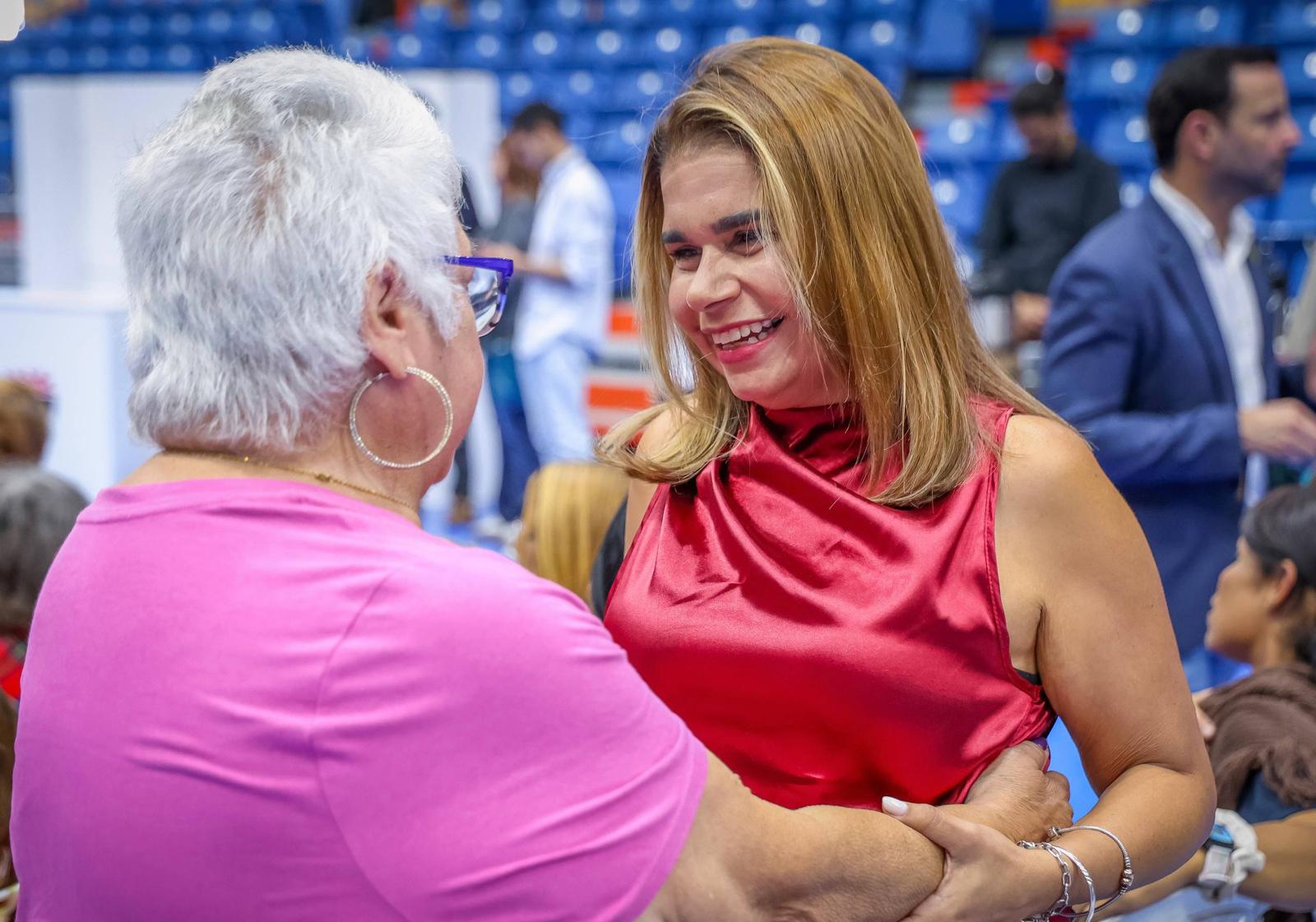 foto de Alrededor de cien personas completan radicación de planillas