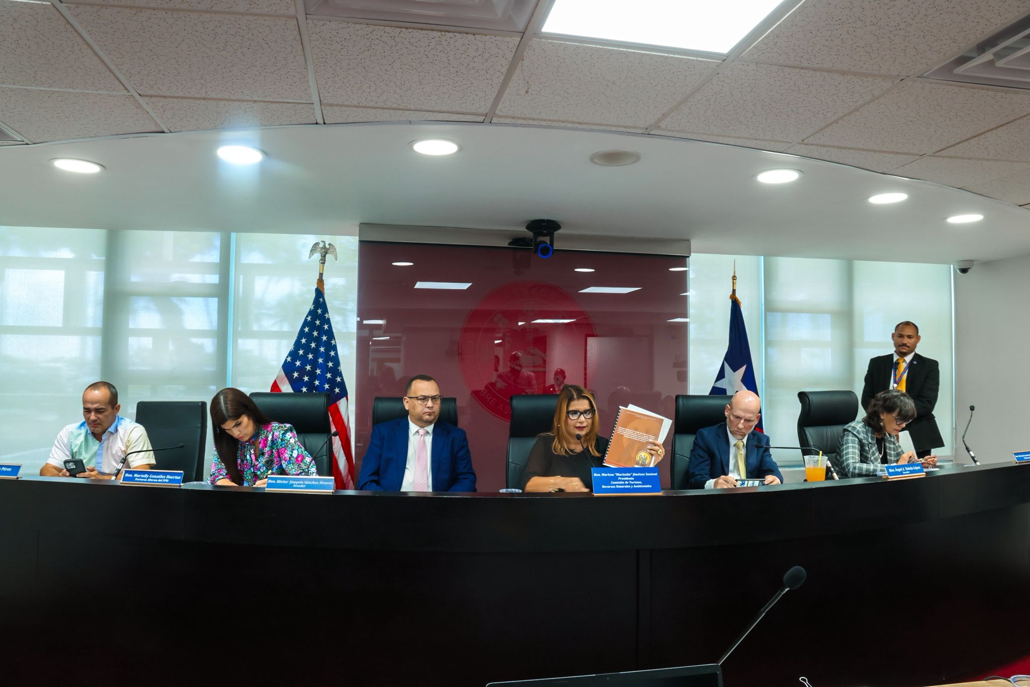 foto de Comparece oficial examinador del DRNA ante el Senado tras ultimátum del tribunal por caso del vertedero de Carolina