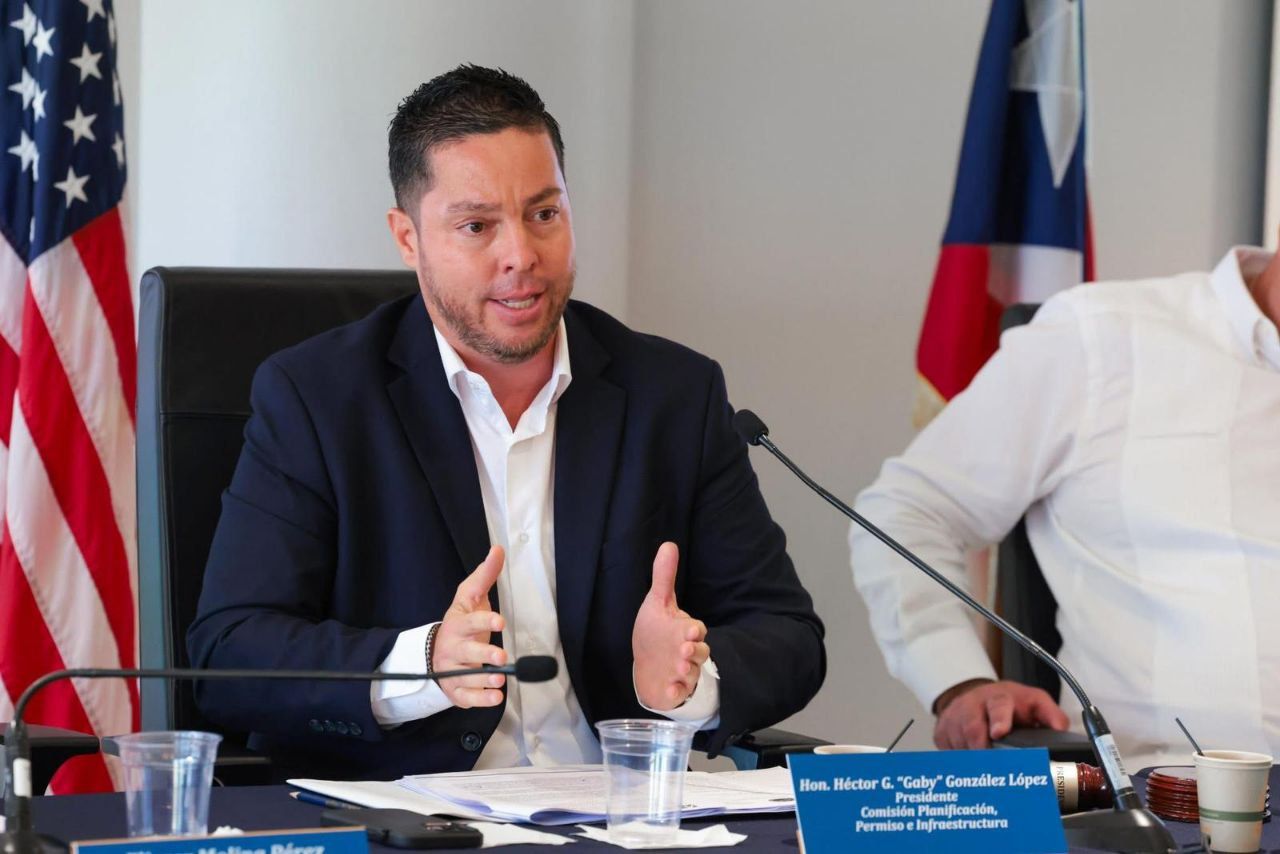 Imagen de Gobernadora firma Proyecto del Senado 609 que refuerza sanciones en casos de agresión sexual bajo la Ley 54