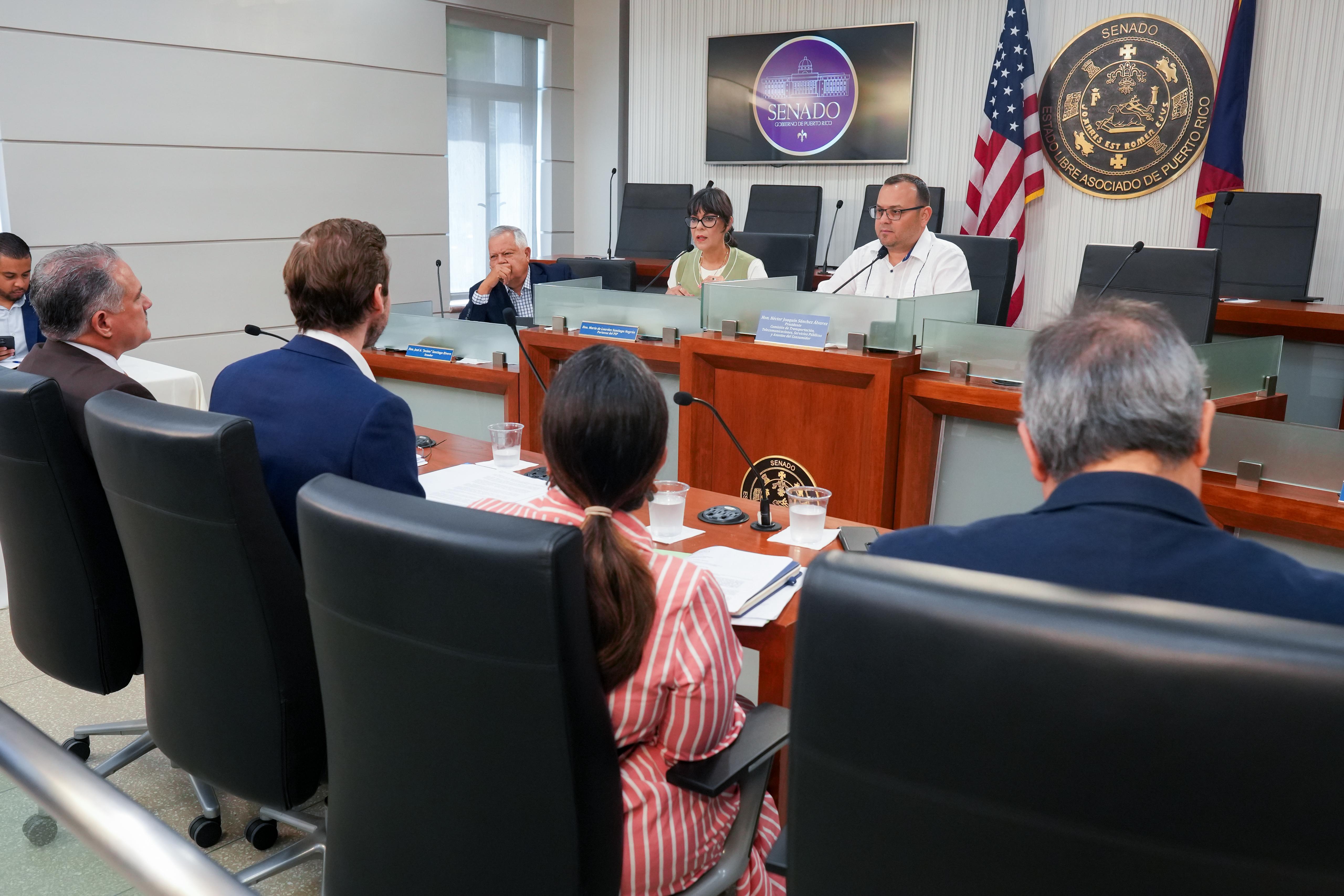 foto de Senado inspecciona deterioro del Paseo Lineal de Puerta de Tierra y examina plan de reconstrucción