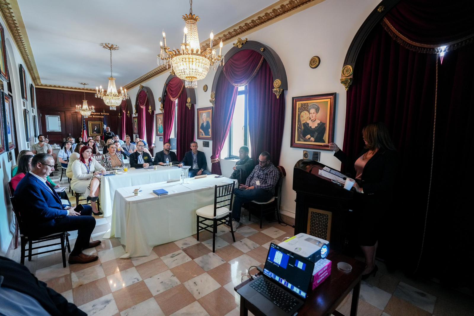 Imagen de Senado fortalece capacitación de directores de comisiones con seminario sobre procesos legislativos