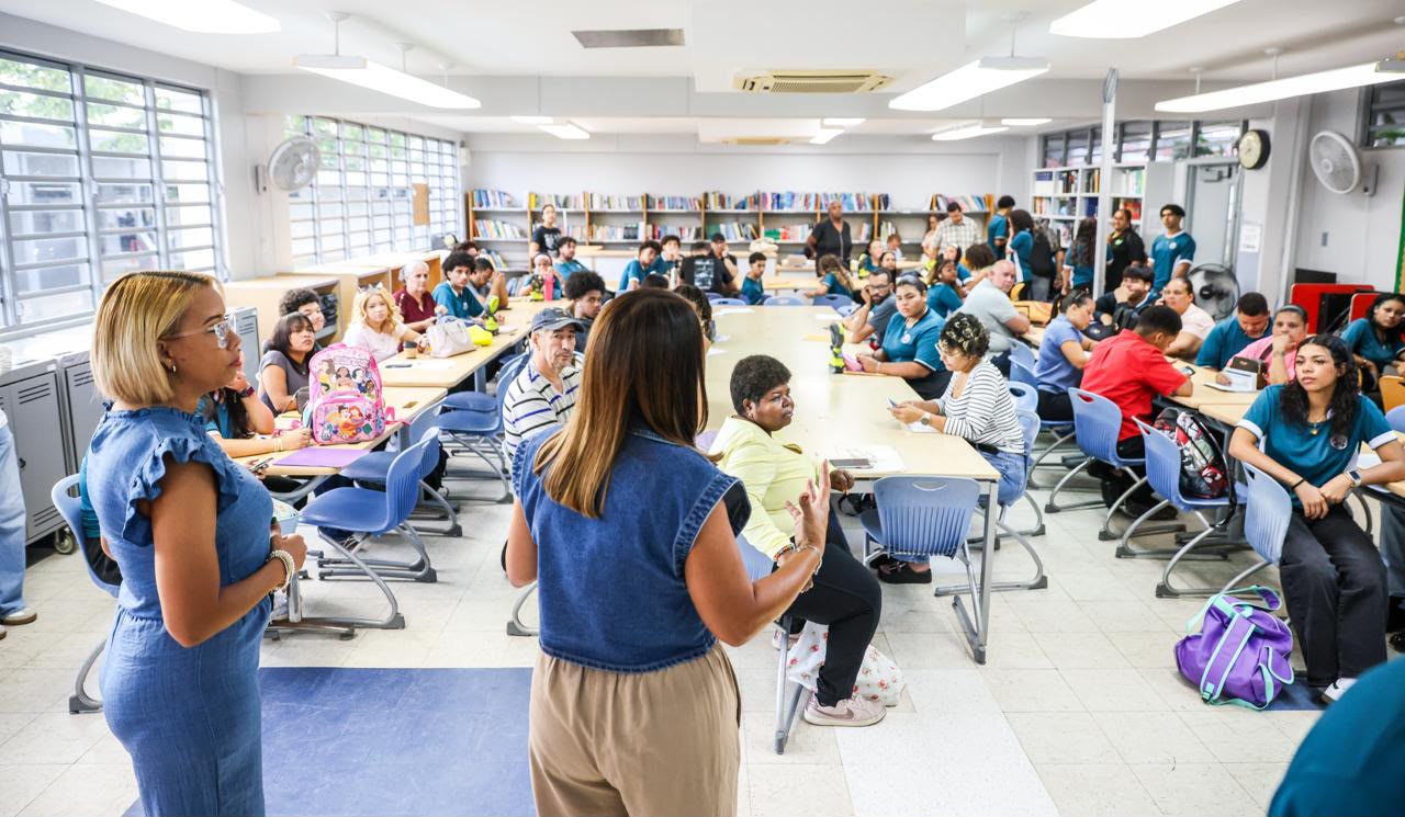 Imagen de Vicepresidenta del Senado fortalece el rol ciudadano de los jóvenes de Carolina con servicios directos en su escuela