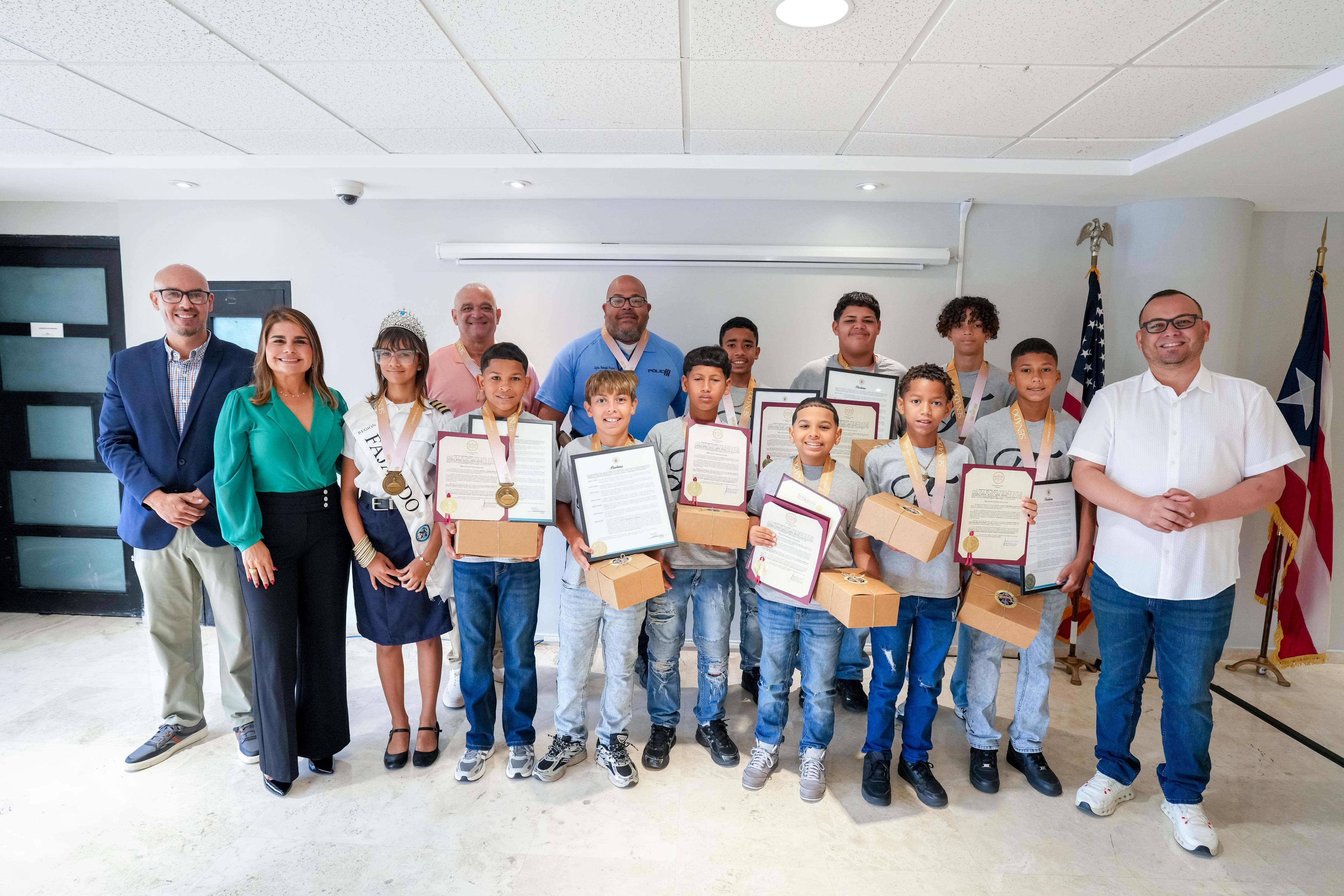 Imagen de Senado reconoce talento de jóvenes atletas y servidores públicos del Distrito de Carolina