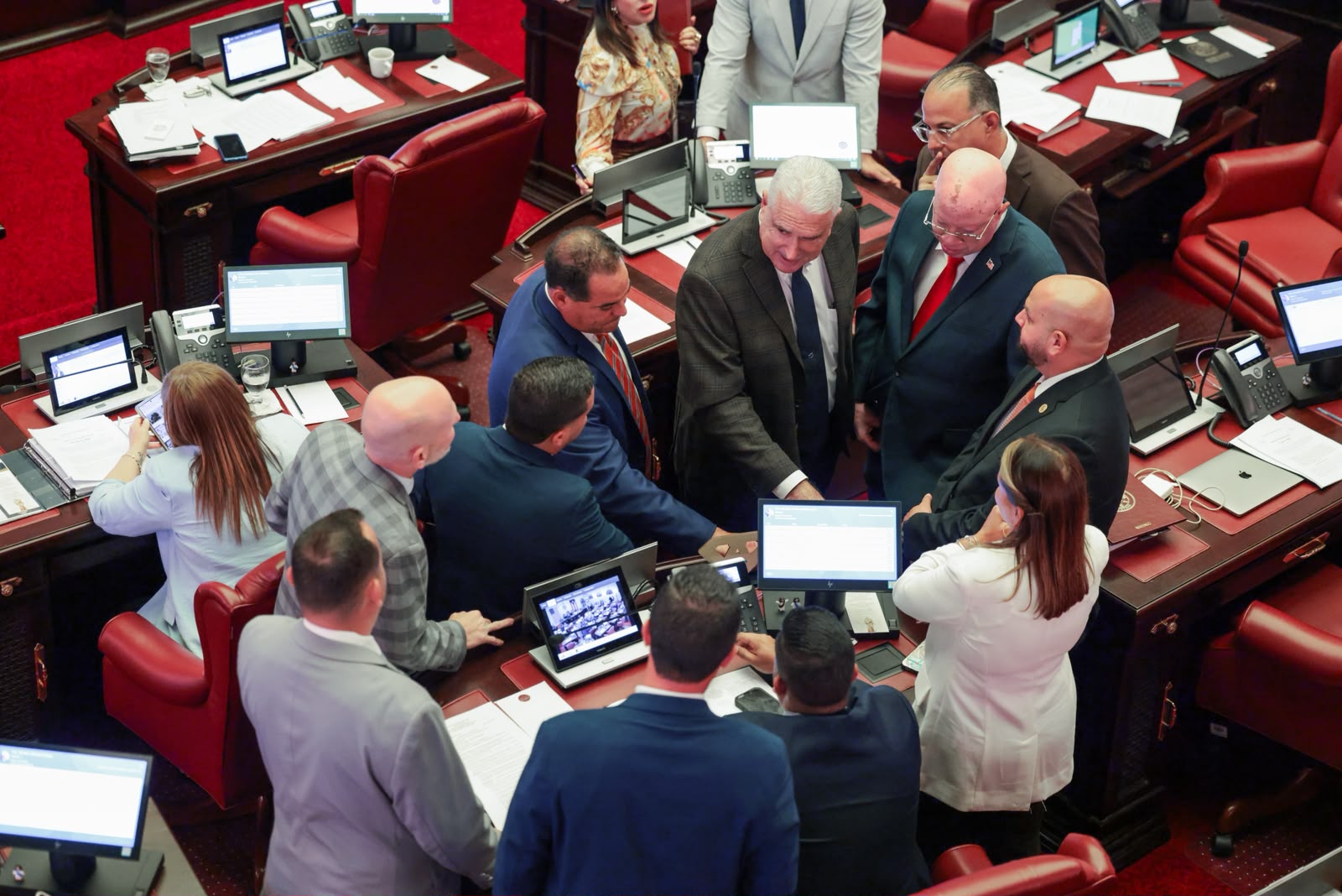 Imagen de Senado aprueba proyectos sobre enmiendas al Código Penal, exención del IVU a dispositivos de movilidad y protección de vivienda cooperativa