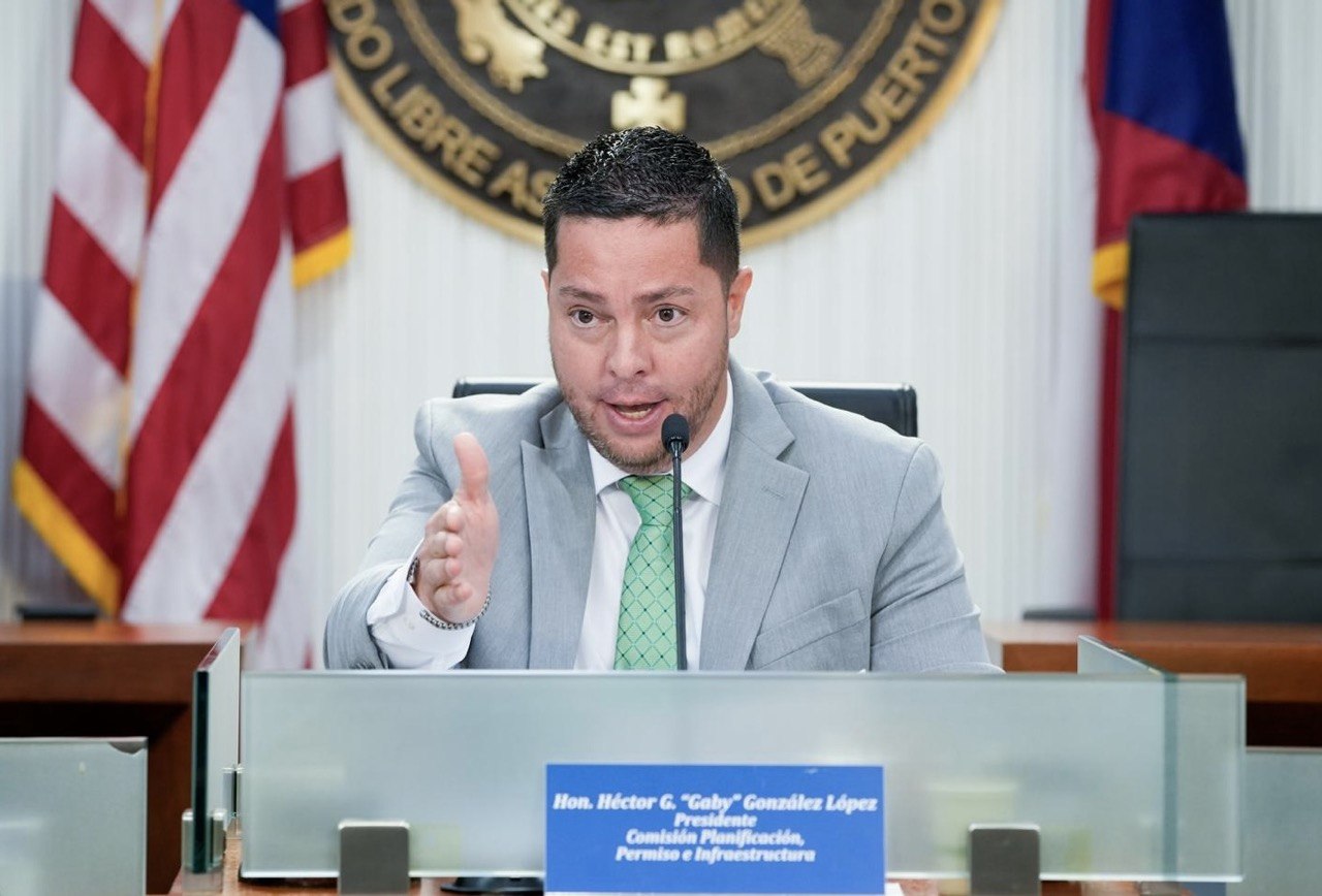 Imagen de Senador Gaby González presenta medidas para proteger a adultos mayores ante nuevas modalidades de fraude y los riesgos del aislamiento social