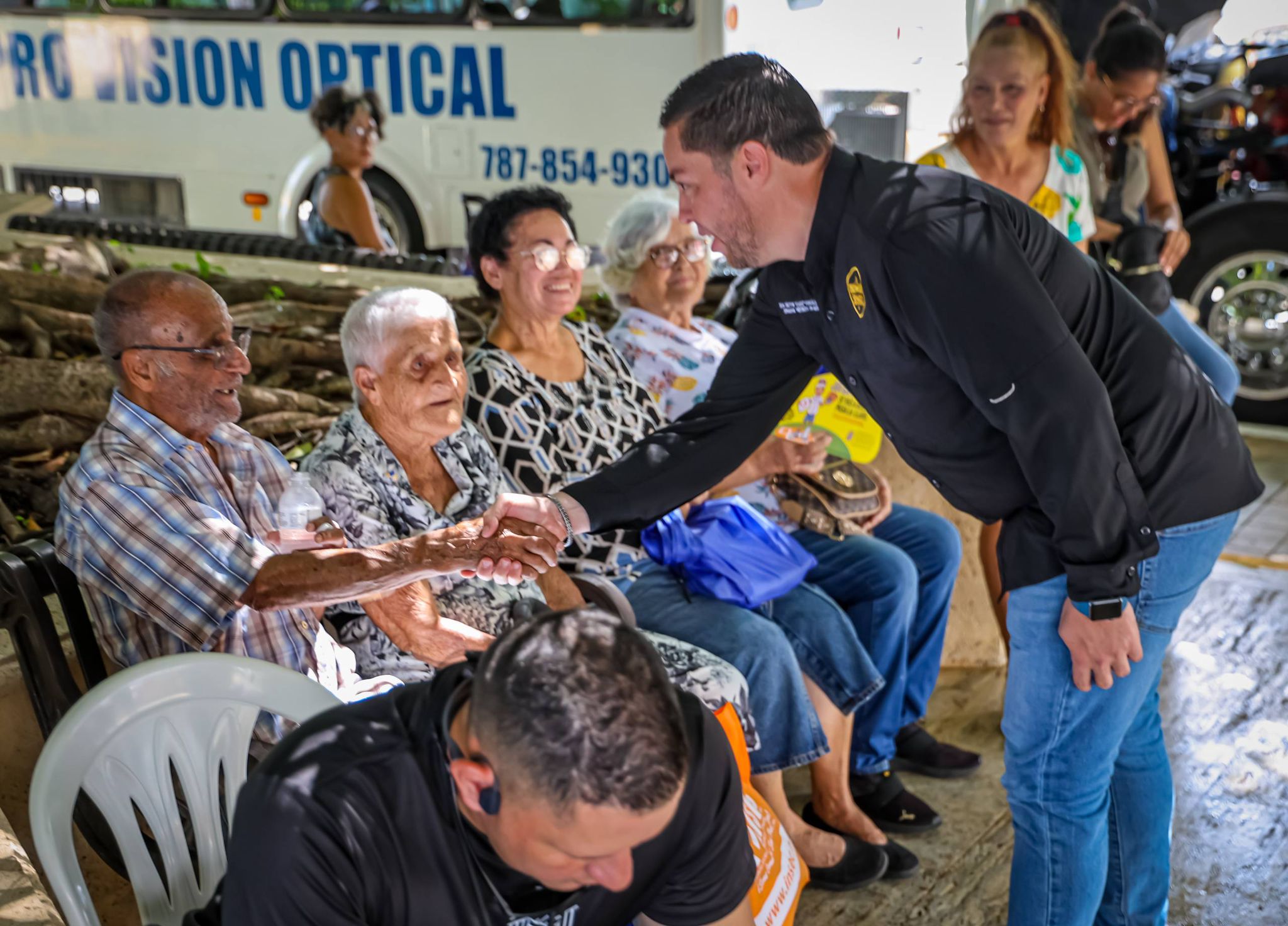 Imagen de Senador Gaby González ampliará a otros municipios iniciativa de servicios directos a las comunidades