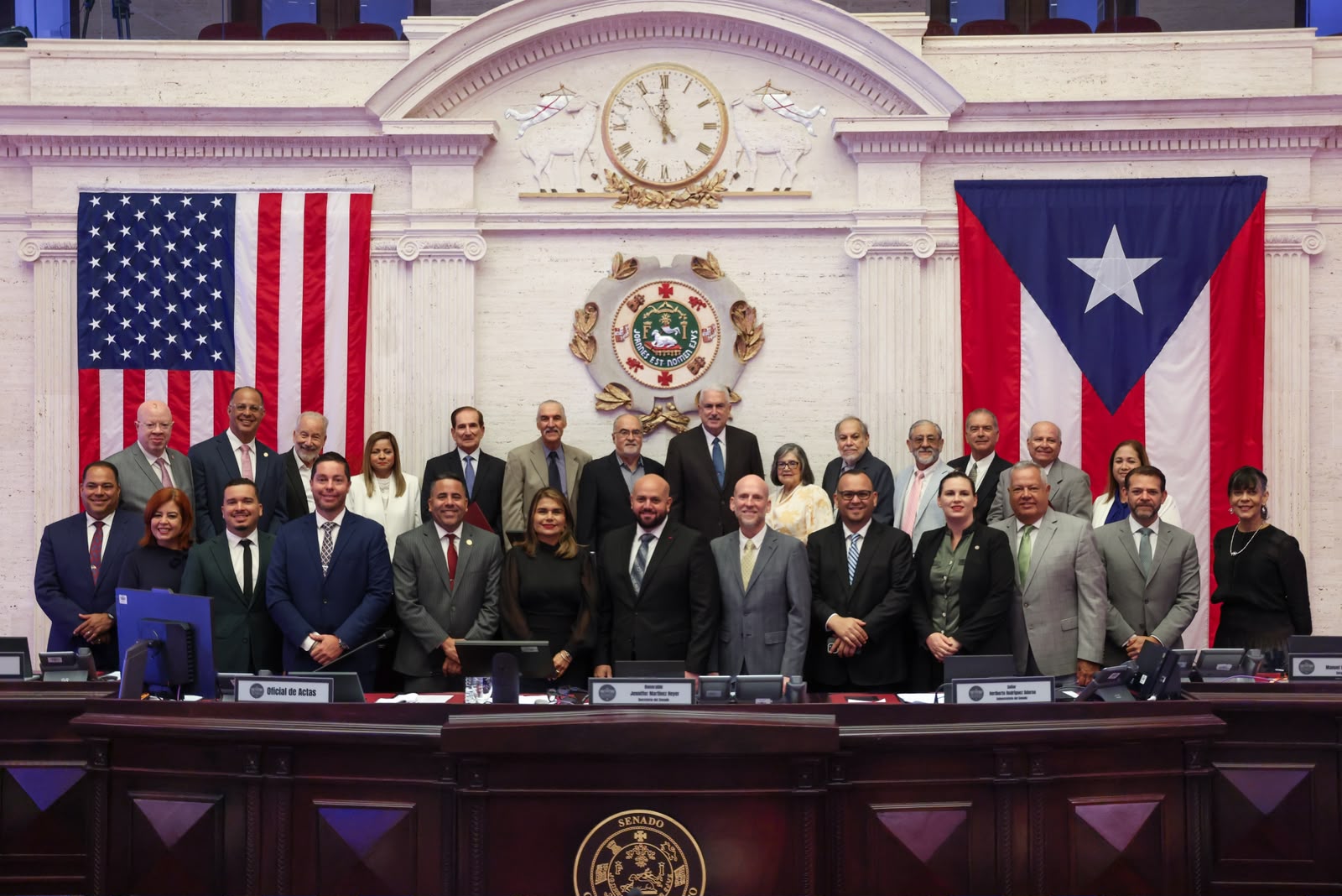 Imagen de Senado conmemora 50 años de la clase de medicina de 1976 del Recinto de Ciencias Médicas