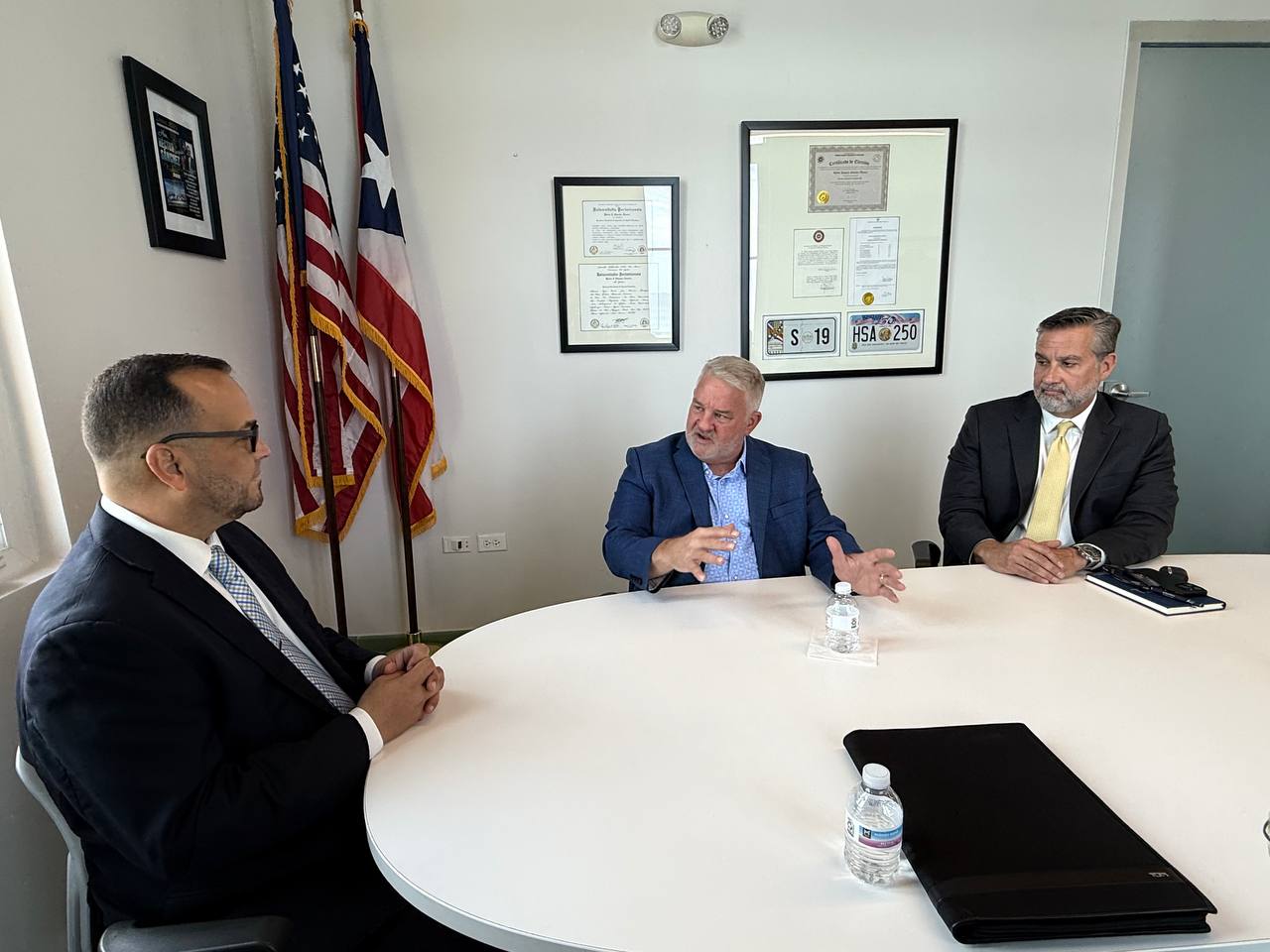 Imagen de Senador Sánchez Álvarez se reúne con el nuevo presidente de HMS Ferries