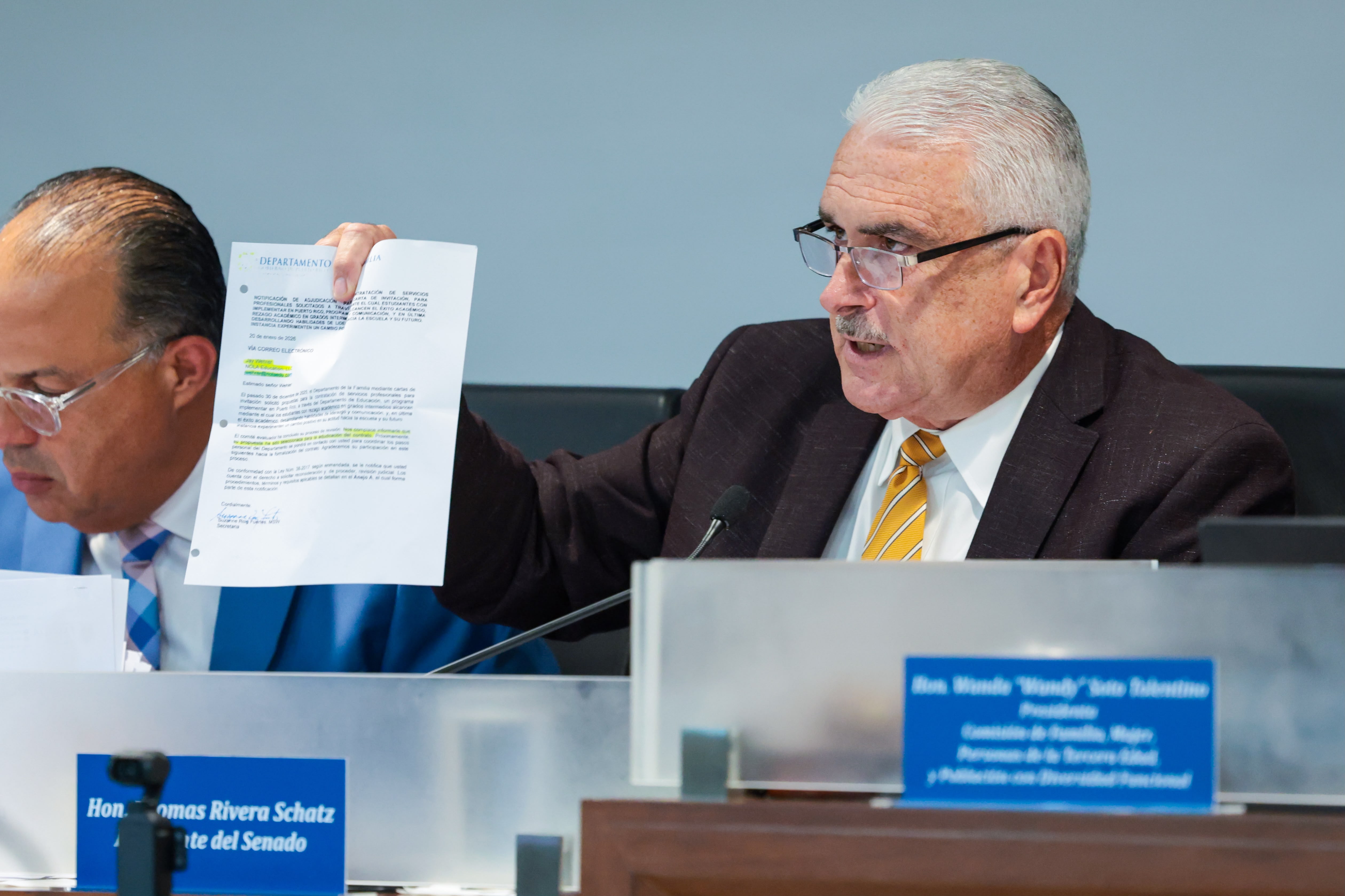 Imagen de Presidente del Senado cuestiona que se recomendara a empresa con 36 días de incorporada para contrato de $38 millones